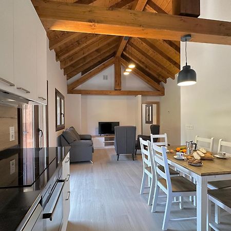 Apartamentos Rurales Ainariak Burgui Bagian luar foto